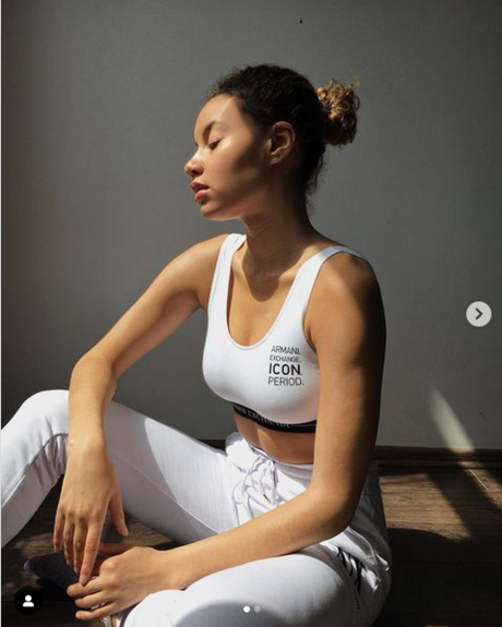 Lara never laura modelo agradable galerías