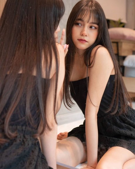 Isabelle Haris_ modèle nu galeries