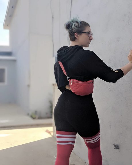 Mel Capperino Garcia actriz desnuda fotos