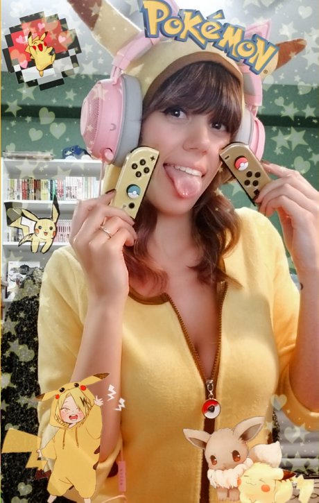 Yanderekamii modelo sexy fotos