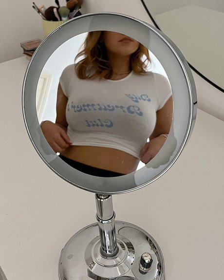 Basicallycatx_ actriz de arte galería