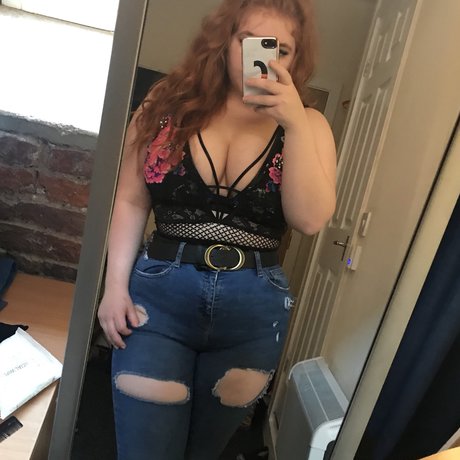 Basicallycatx_ porn model gallery