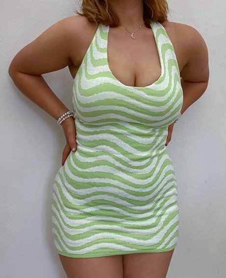 Basicallycatx_ model pornographic picture
