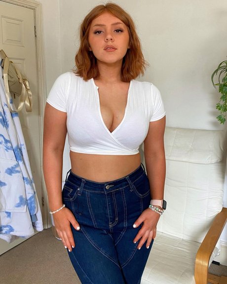 Basicallycatx_ model pornographic picture