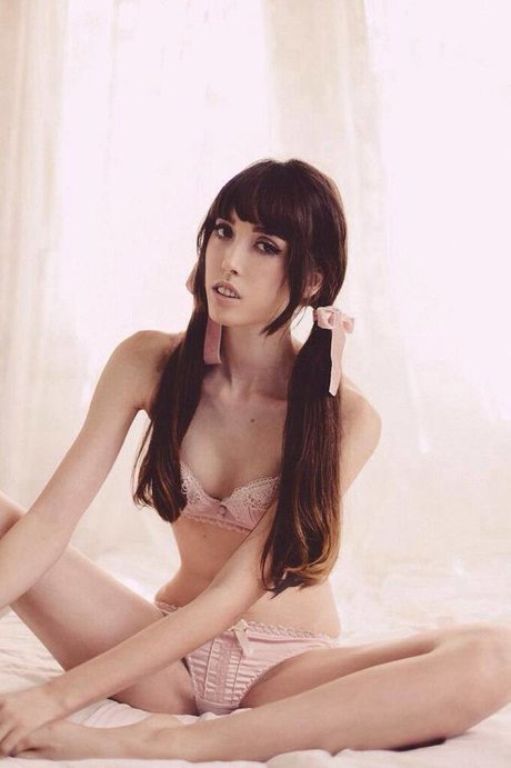 _Zoe Flood actrice hd image