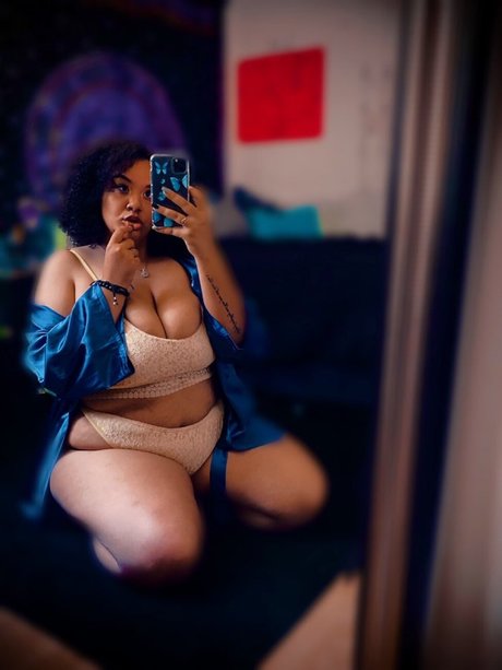 Littyliya model nude photo
