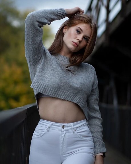 Anouk nude model photo