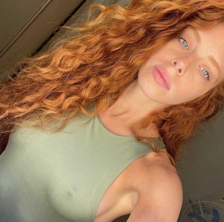 fingering pussy onlyfans porn photo