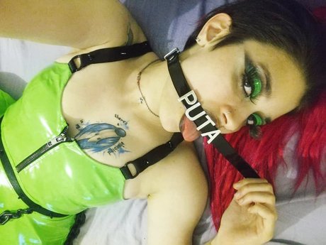 Niniah Wolfy actriz caliente imagen