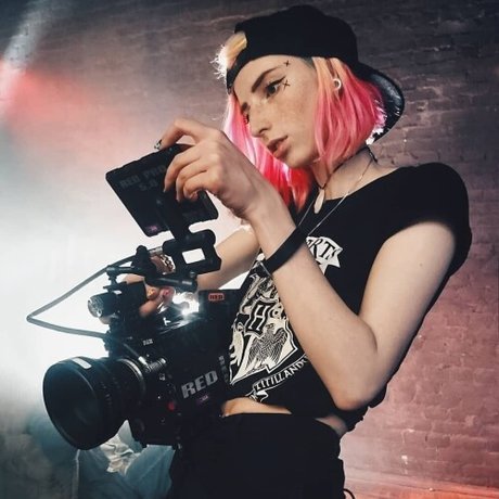 Eliza Satu perfect model img