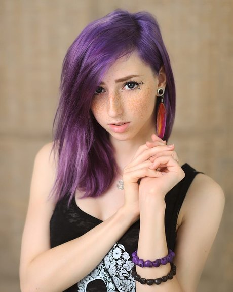 Eliza Satu star du porno en haute qualité archive