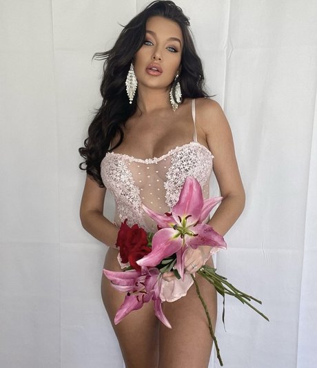 Trista Mikail exclusive model image