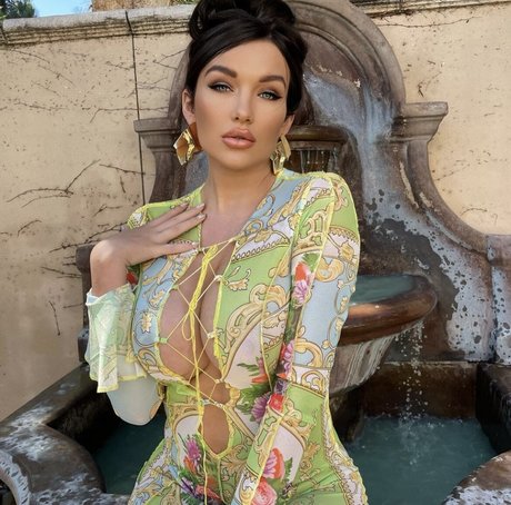 Trista Mikail sex model pictures
