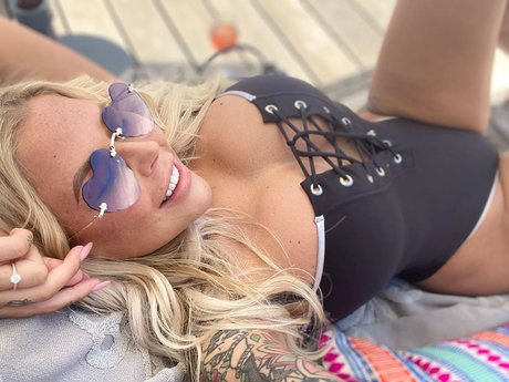 Yana Daems sexy pornstar archive