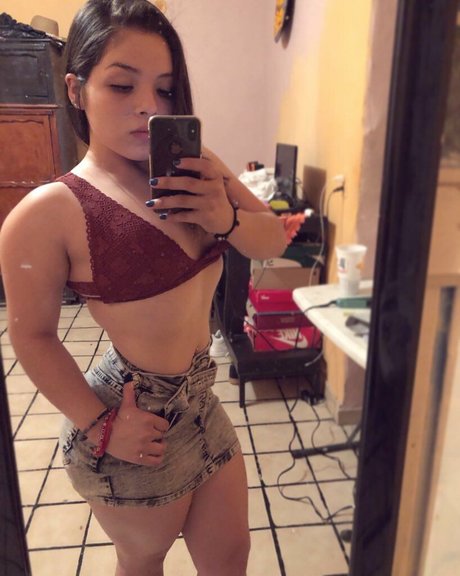 Aylin Guevara estrella erótica foto