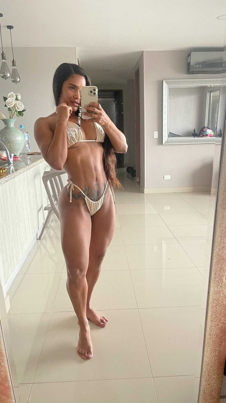 Sunny Doria Vargas perfect star image
