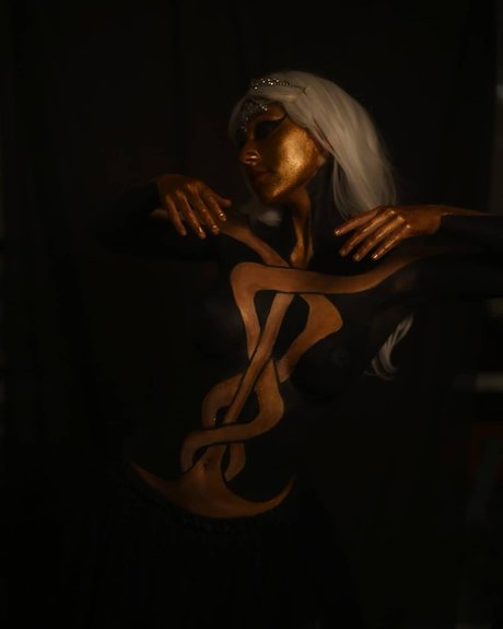 Maya Got model hot pic