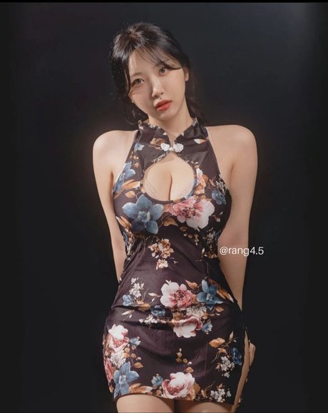 Mochilove erotic model pics