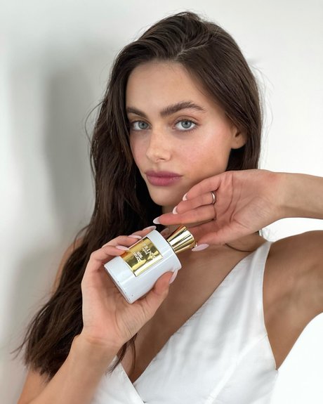 Yael Shelbia actrice parfaite des photos