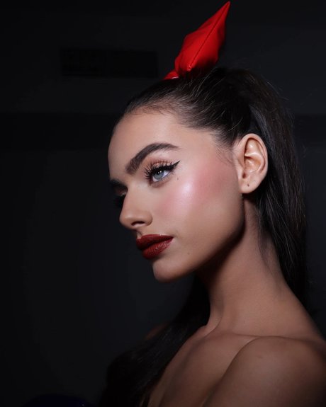 Yael Shelbia mejor estrella imagen