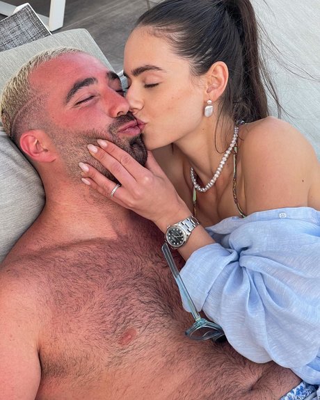 Yael Shelbia étoile nue images