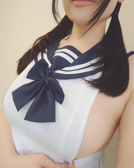 Yui Graph model adult photos