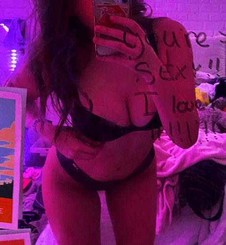 Deviltwin5 model nude photo