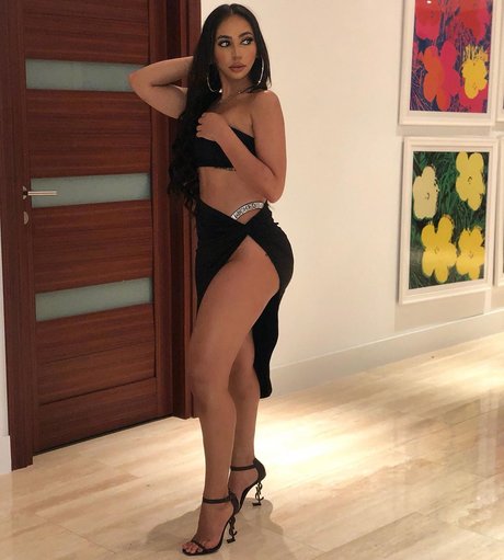 May Yassine model sexy pic