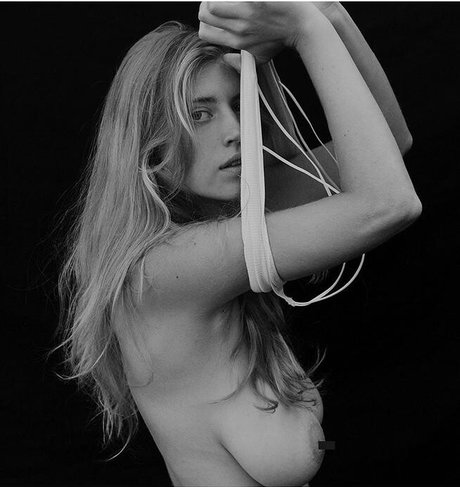 Agnes Verano Miniatura