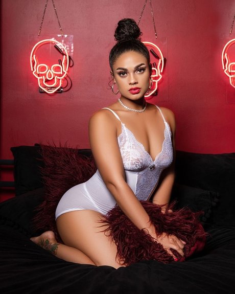 Ravyn Rochelle_ star du porno parfaite img