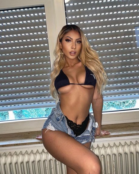 Vasilka Vazzzlegramm modelo hd recopilación