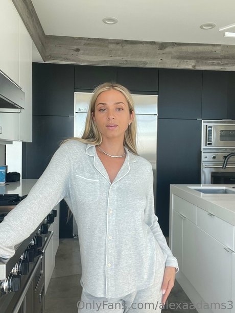 Alexa Adams star pretty img