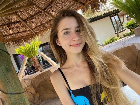 Knights Ry modelo sexy galerías