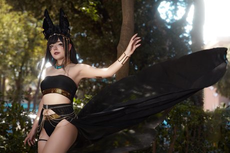 Little Giuli star pornographique galerie