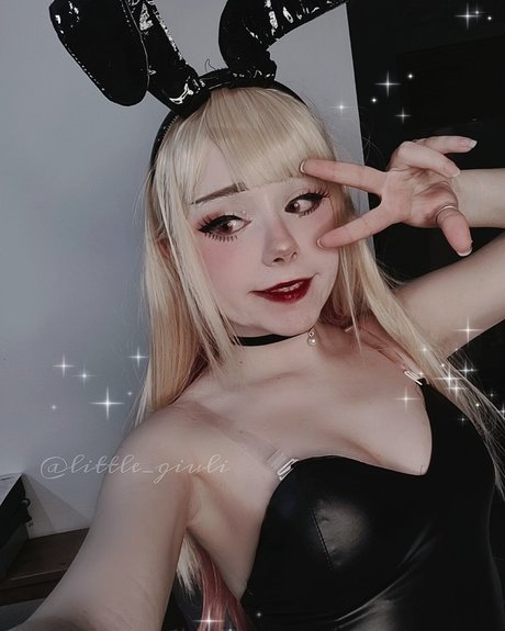 Little Giuli modelo sexy fotos