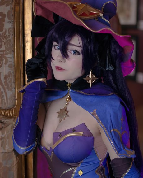 Little Giuli actrice pornographique collection