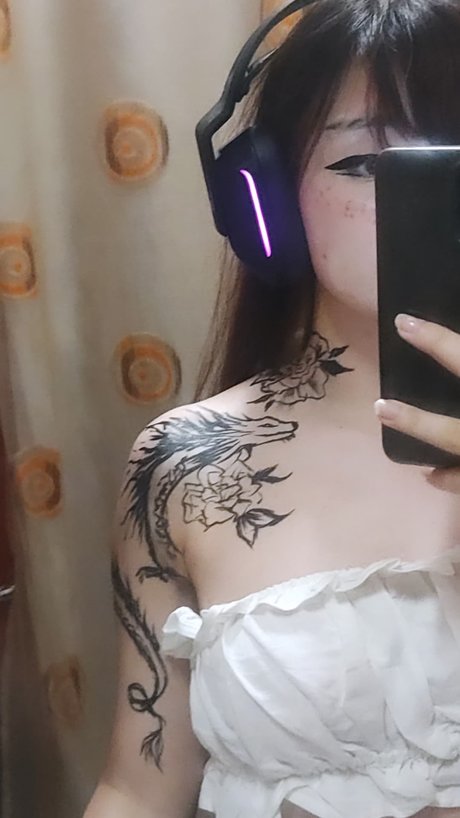 Little Giuli modèle des photos