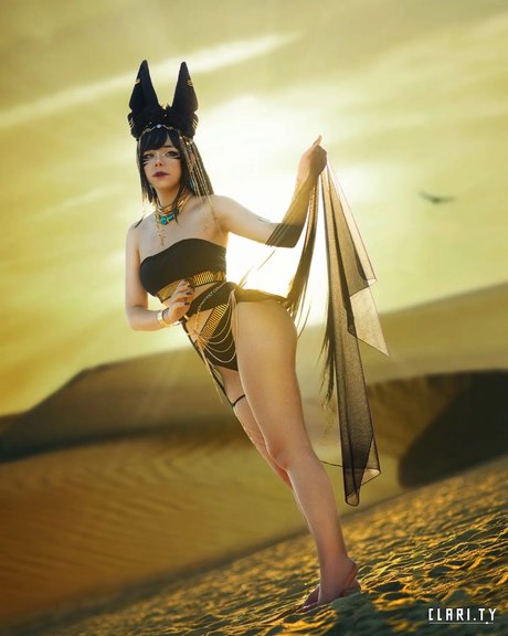 Little Giuli actriz atractiva imagen