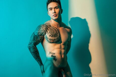 Loganvn exclusive model photos