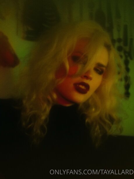 Tayallard actriz porno galerías