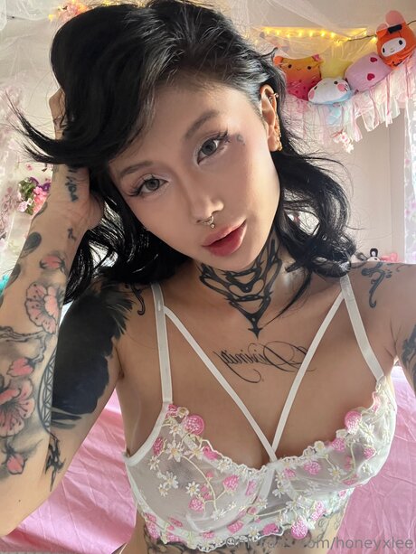 Fantomhoneyxlee hot star photo
