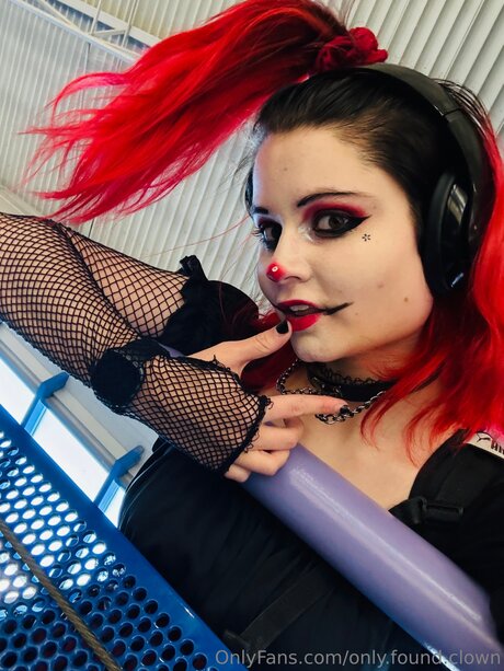 Only Found Clown jolie étoile image