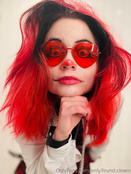 Only Found Clown actriz de alta calidad archivo