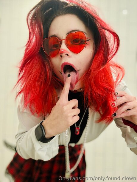 Only Found Clown model adult image