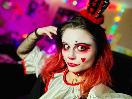 Only Found Clown actrice libre photos