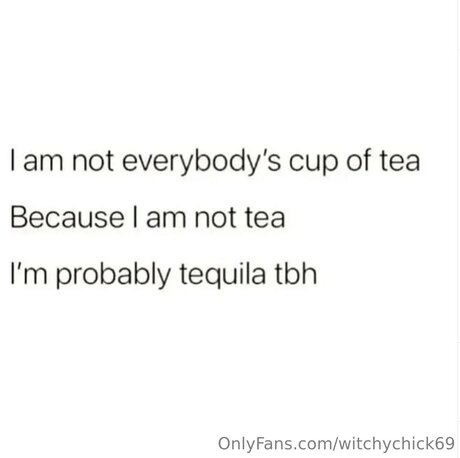 Witchychick69 estrella porno atractiva imagen