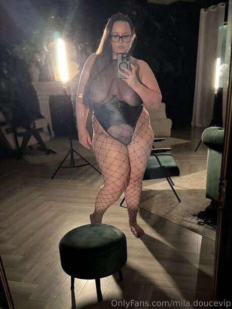 Mila Doucevip estrella de alta definición imágenes