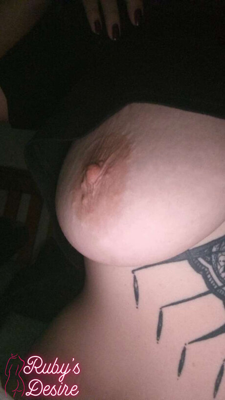 Rubysdesire estrella porno xxx fotos