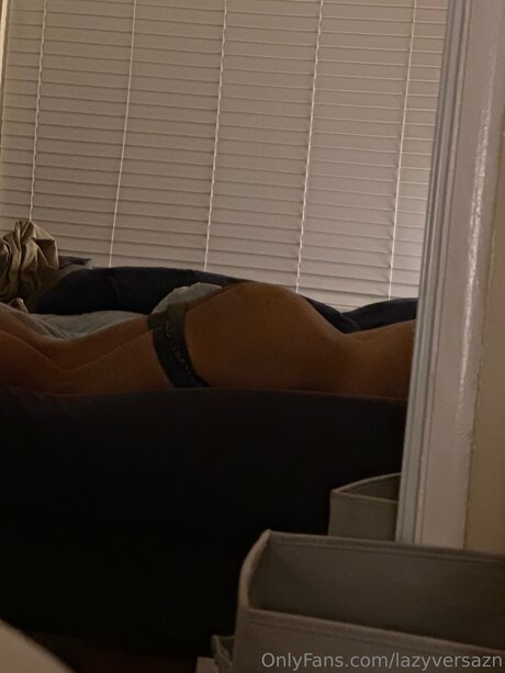 Lazyversazn nudes model picture