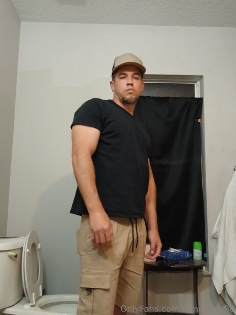 Iamdrewc00 sexy pornstar picture